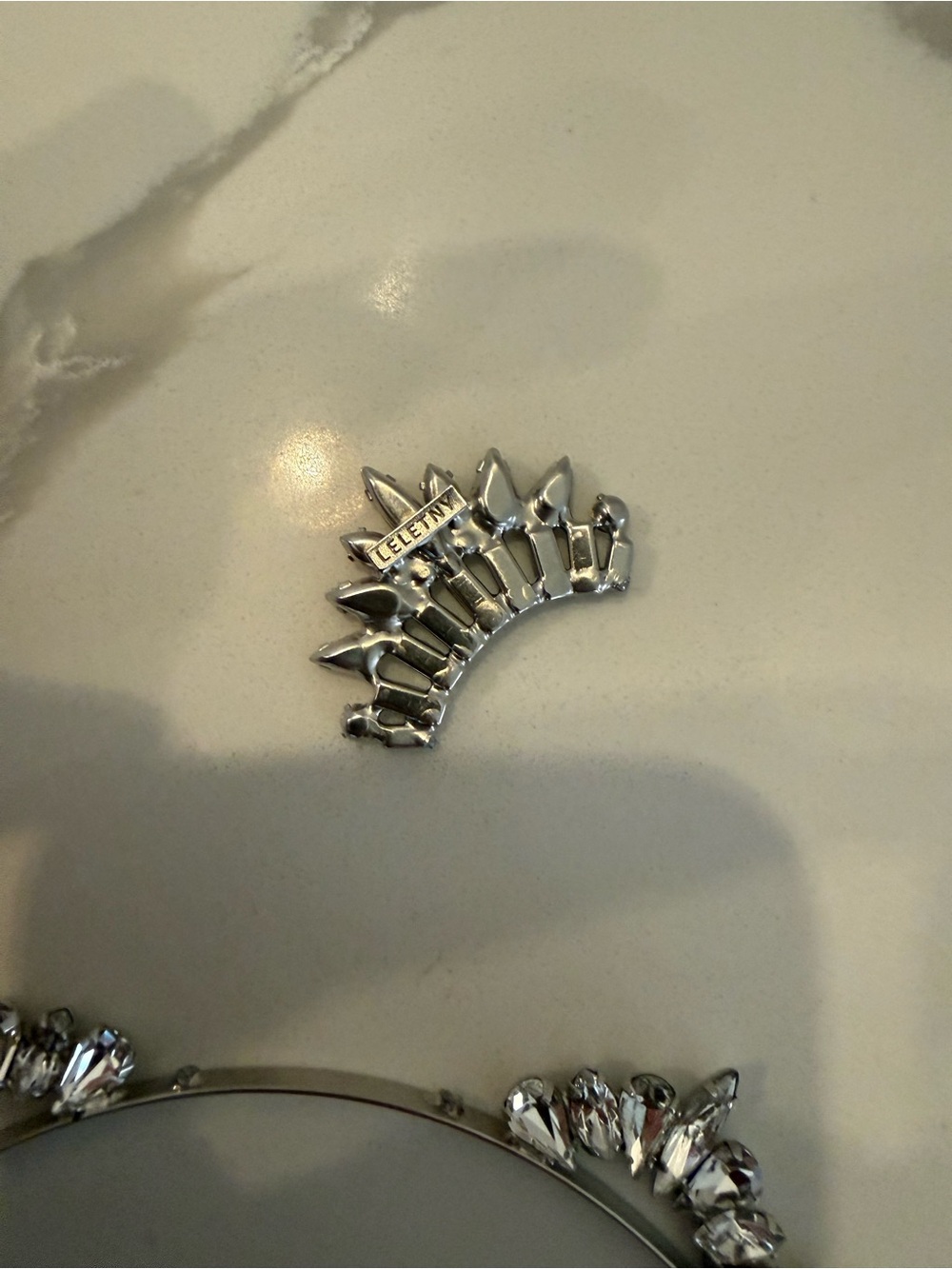 Crown - Picture 4 of 6